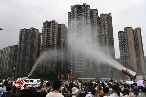 天府二街解封背后 成都科技人的樂(lè)觀與堅(jiān)守